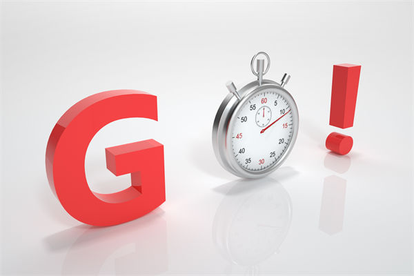 战略实施过程中，企业如何监控与调整，以确保目标达成？