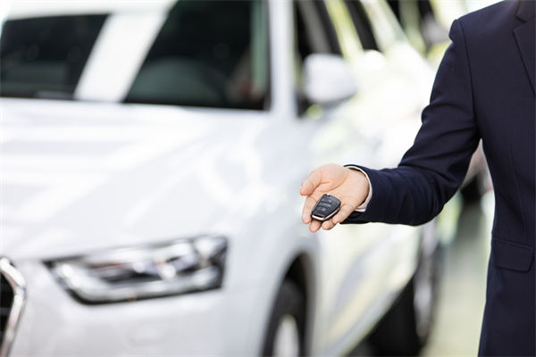 从营销角度分析：大学退休教授63小时卖出753台问界