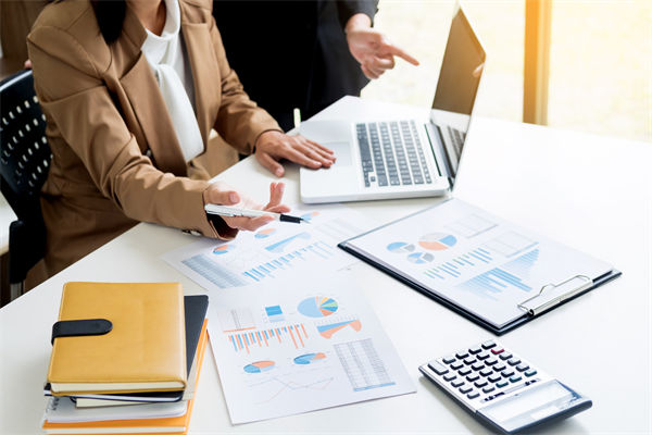 薪酬与市场脱节，员工抱怨不断，如何对标市场调薪？