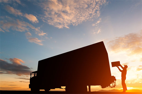 快递员入职京东13年工资共100多万，对其他企业有何启示？