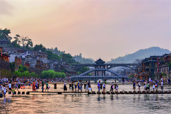 出行热、消费旺、体验新，品牌营销如何在假期发力？