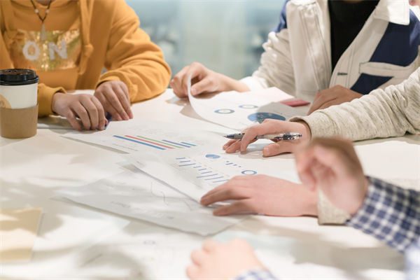 员工培训无效、成长慢，人力资源管理怎样定制高效方案？