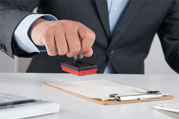 5月10日起结婚离婚不需要户口本，人力资源怎么看？