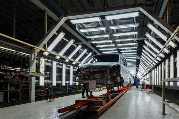 制造业管理分析：外贸厂家紧急召回员工三班倒赶工