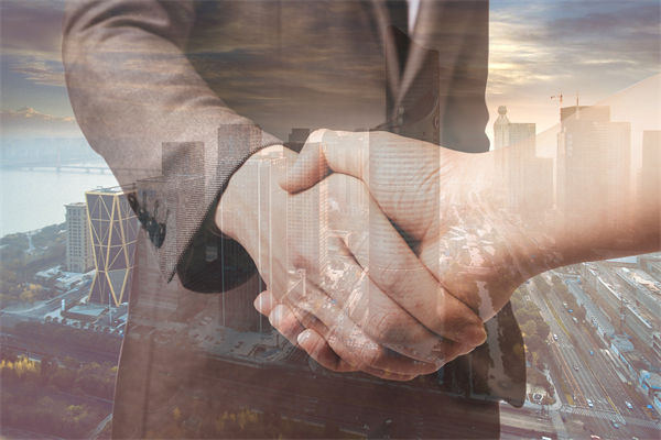 面对不确定性环境，企业如何制定灵活的战略应对方案？