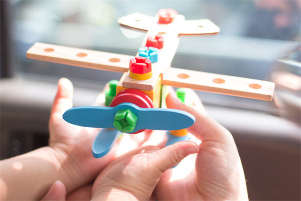 这些玩具可能正在悄悄伤害孩子，对关联品牌的启示