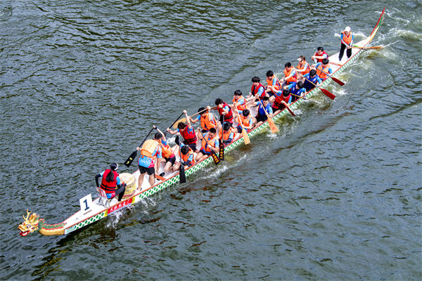 起猛了龙舟都能蹦迪了，企业文化对此有何启示？