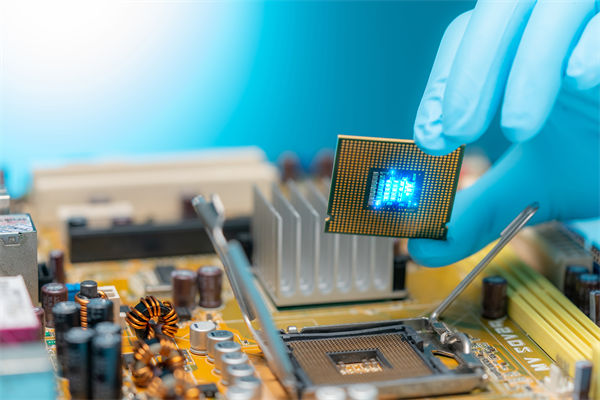 市场瞬息万变，企业战略怎样快速调整抢占先机？