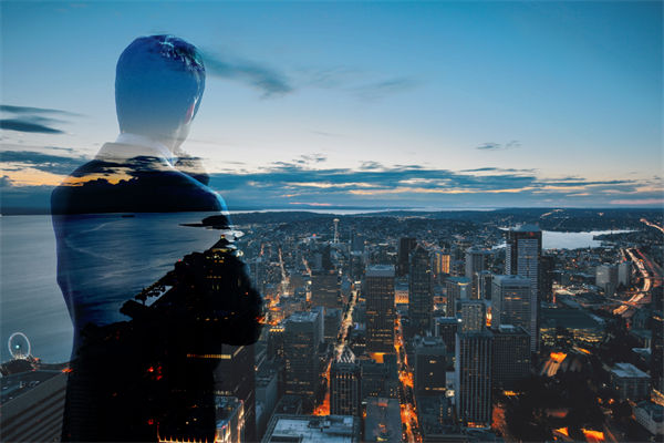 市场瞬息万变，企业战略该如何灵活调整以抢占先机？