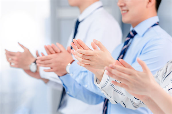 企业文化分析：男子连续工作超8小时休息3分钟被开