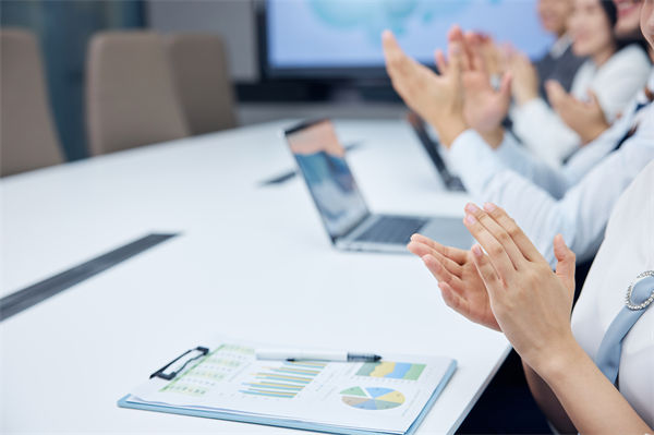 文化手册写满崇高理念，基层执行为何总唱反调？