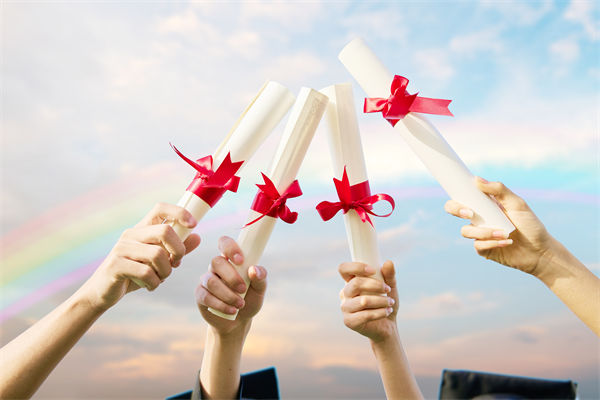 企业文化分析：录取通知书加广告，涉事学校被约谈