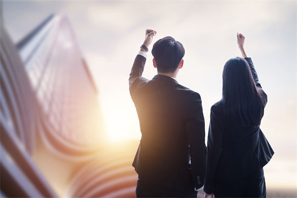 薪酬咨询分析：公职人员兼职送外卖，纪委回应来了