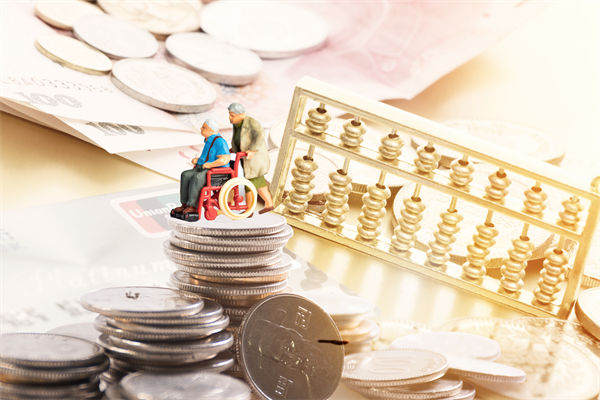 人力资源管理：老人养老金被孩子刷走卡里只剩5块8