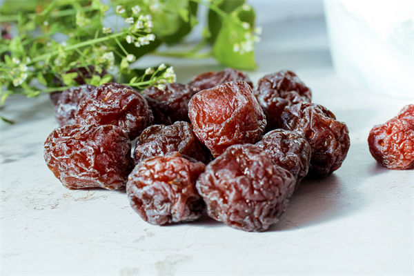 商家回应2颗话梅128元，企业营销管理有何启示？