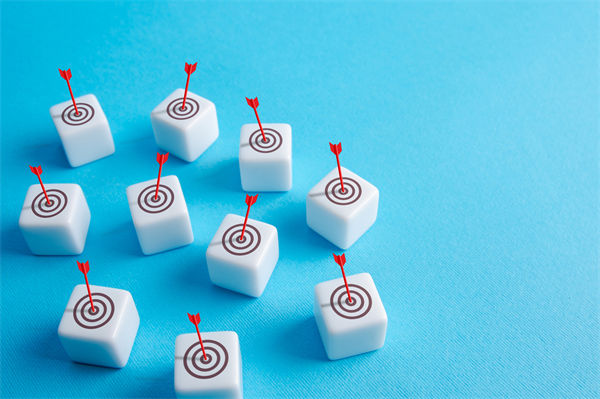 白酒遇冷，集体“降度”，关联企业有何营销启示？