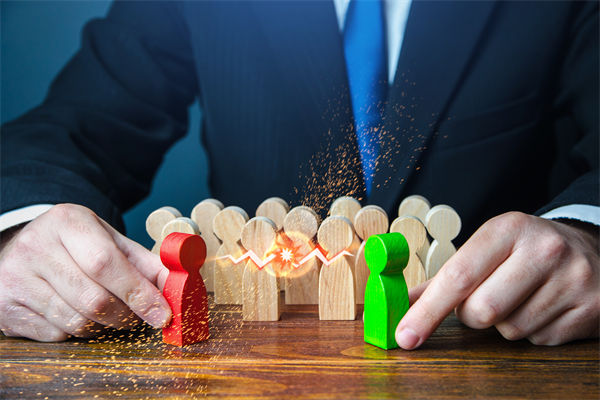 各部门抢预算藏私心，内耗大于效益，如何整顿呢？