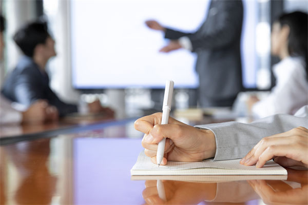 员工培训体系完善，岗位胜任力提升为何不显著？