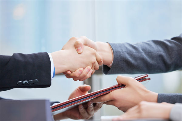 集团管控管理：董事长和明星女友内幕交易被刑拘